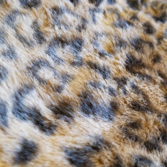 FAUX FUR ๐ NECK WRAP - Picture 7 of 7